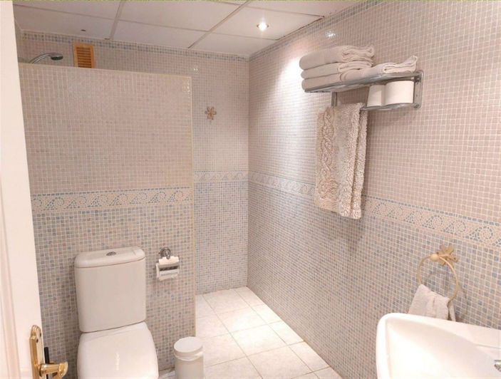 Image No.17-2 Bed Property for sale