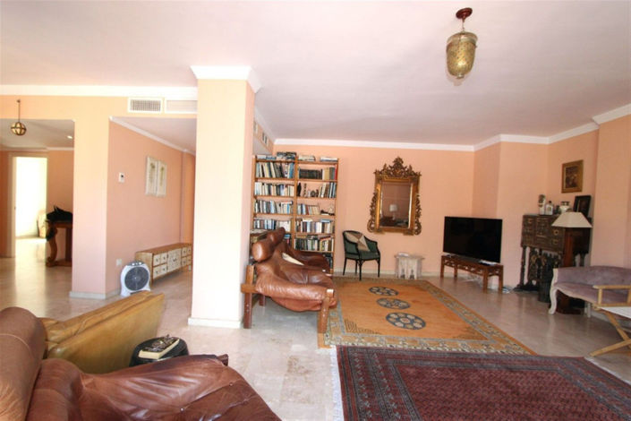 Image No.8-2 Bed Property for sale