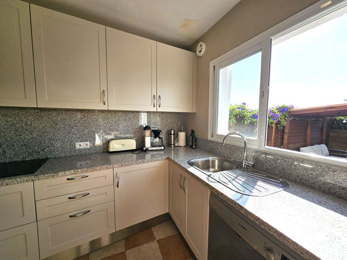 Image No.13-3 Bed Property for sale