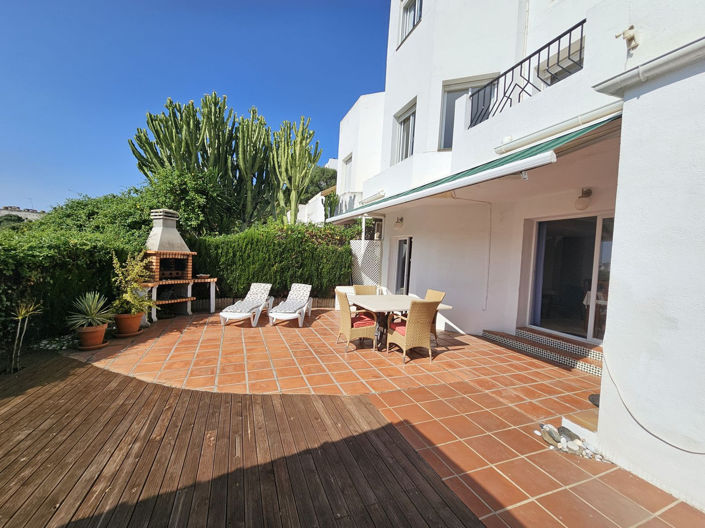 Image No.14-3 Bed Property for sale