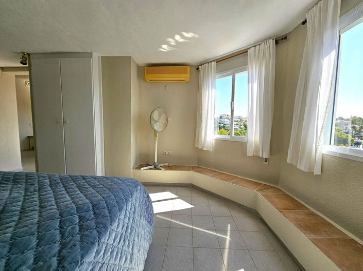 Image No.17-3 Bed Property for sale