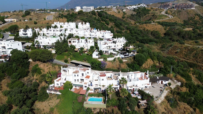 Image No.27-3 Bed Property for sale