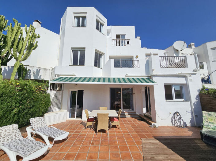 Image No.3-3 Bed Property for sale