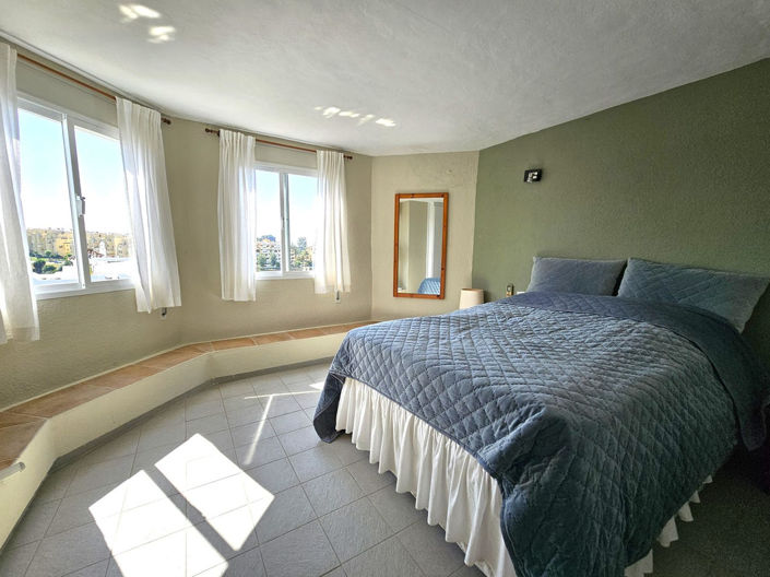 Image No.7-3 Bed Property for sale