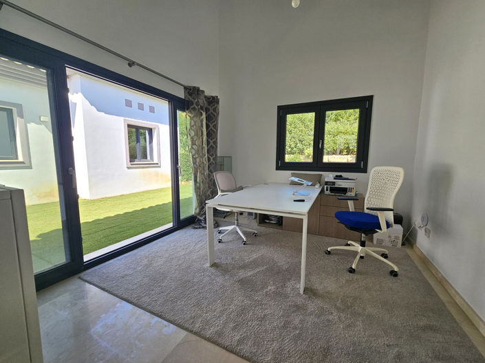 Image No.30-4 Bed Property for sale