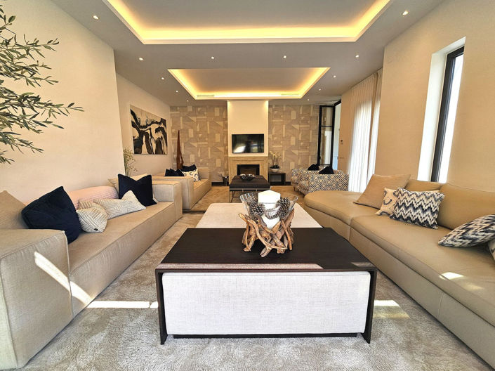 Image No.5-4 Bed Property for sale