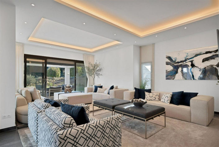 Image No.8-4 Bed Property for sale