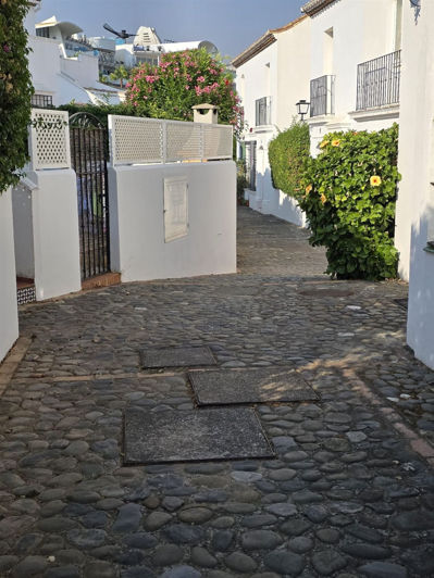 Image No.20-1 Bed Property for sale