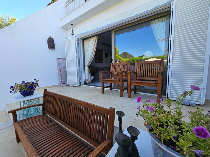 Image No.8-3 Bed Property for sale