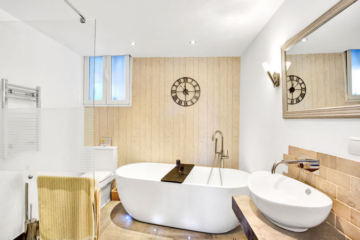 Image No.30-6 Bed Property for sale