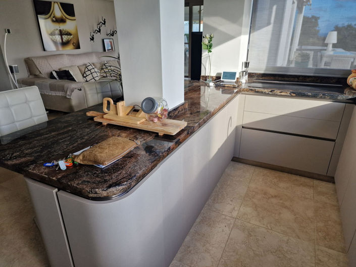 Image No.11-2 Bed Property for sale