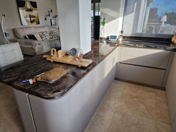 11-20939a0134ad724a8cb2a801094d15a4