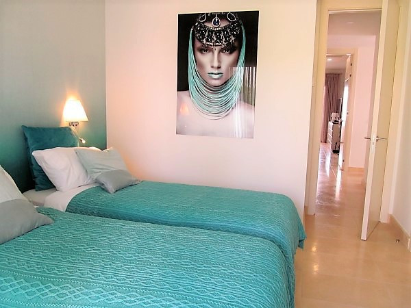 Image No.21-2 Bed Property for sale