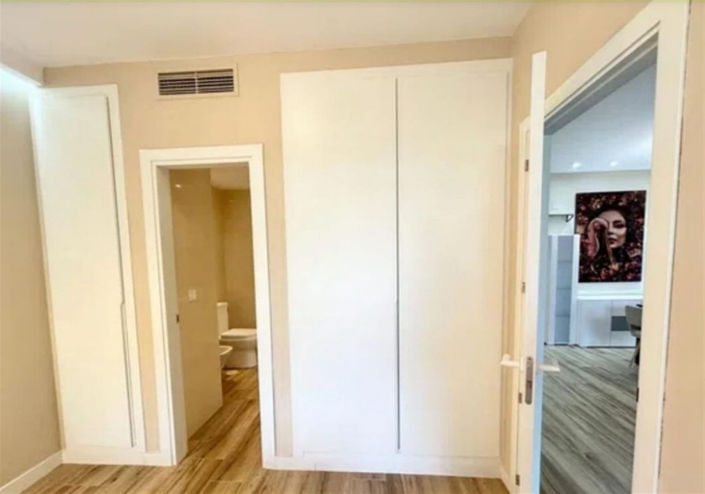 Image No.11-2 Bed Property for sale