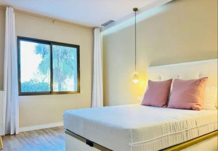 Image No.9-2 Bed Property for sale