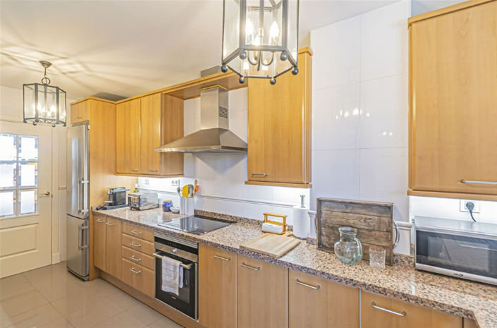 Image No.11-4 Bed Property for sale