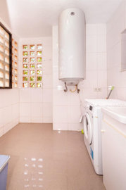 11-20939a0134ad724a8cb2a801094d15a4