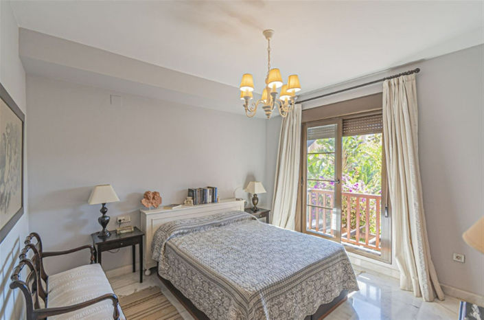 Image No.13-4 Bed Property for sale