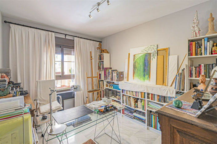 Image No.22-4 Bed Property for sale