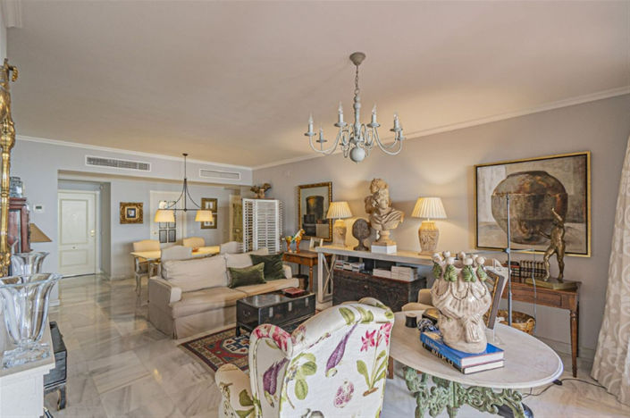 Image No.7-4 Bed Property for sale