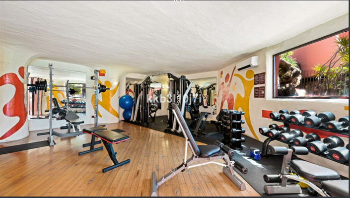 Image No.8-3 Bed Property for sale