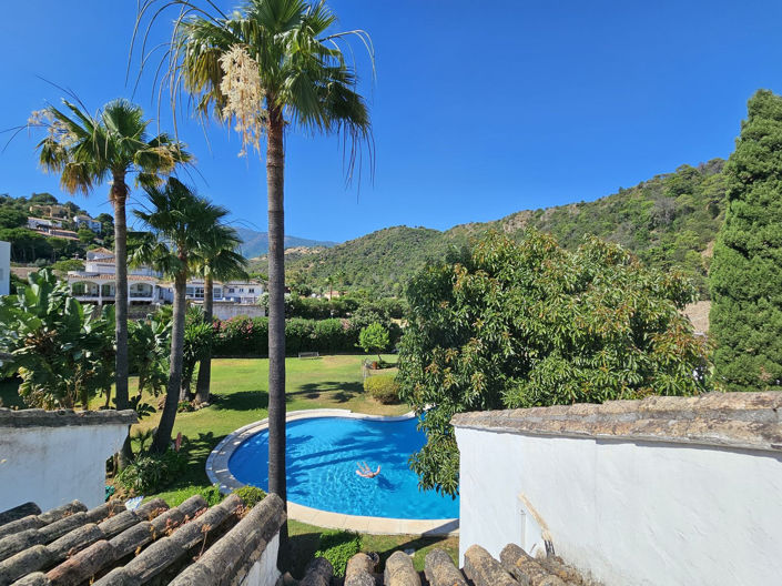 Image No.19-3 Bed Property for sale