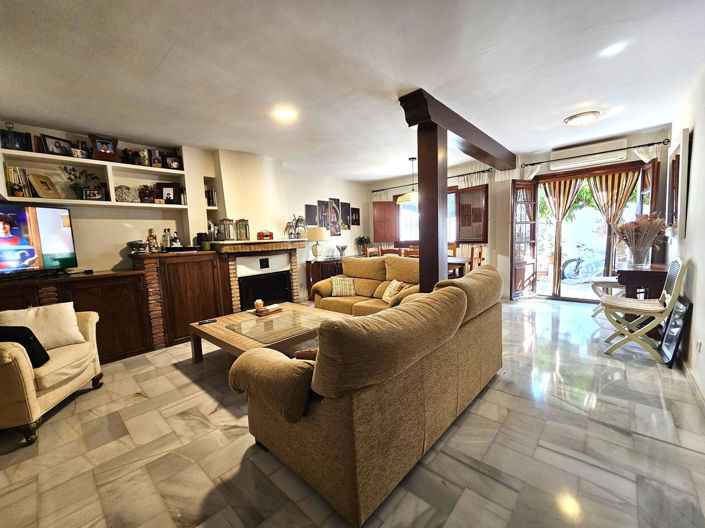 Image No.6-3 Bed Property for sale