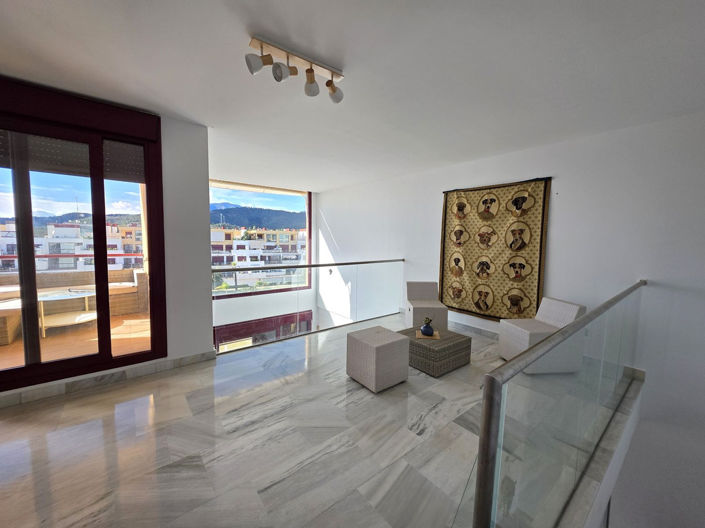 Image No.10-2 Bed Property for sale