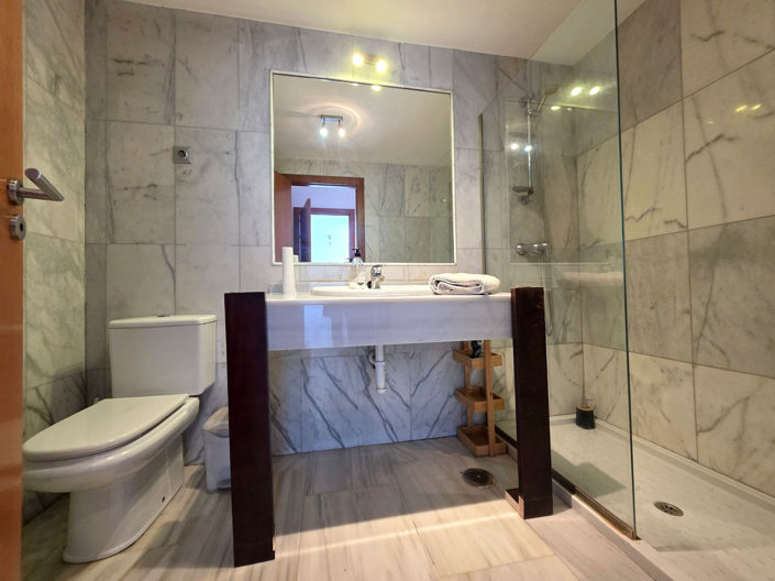 Image No.14-2 Bed Property for sale