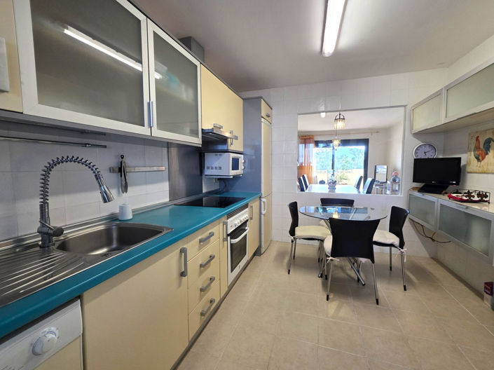 Image No.10-2 Bed Property for sale