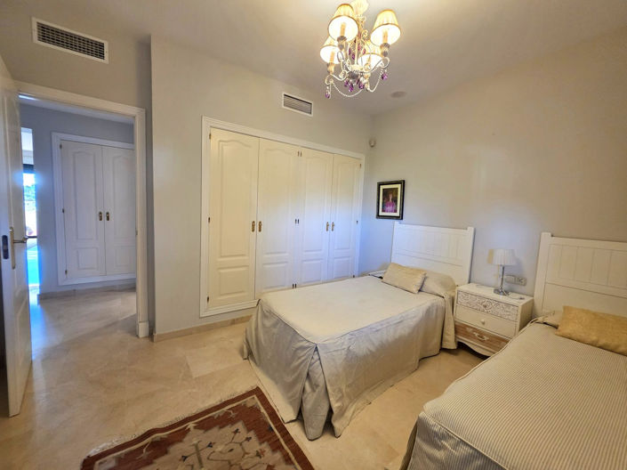 Image No.20-2 Bed Property for sale