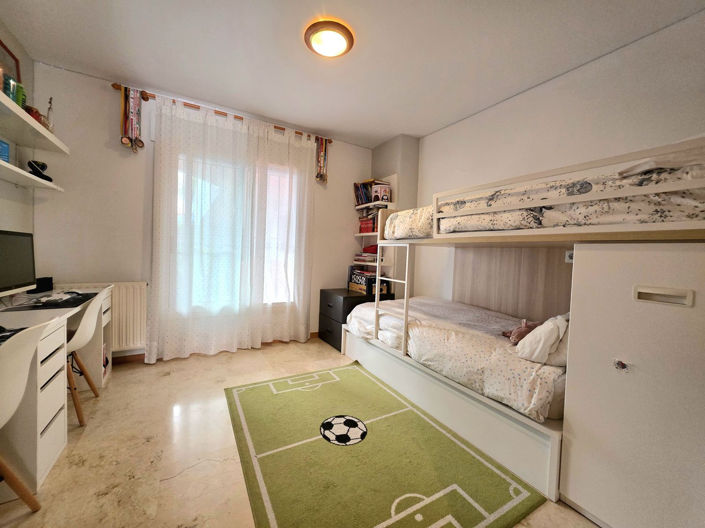 Image No.11-2 Bed Property for sale