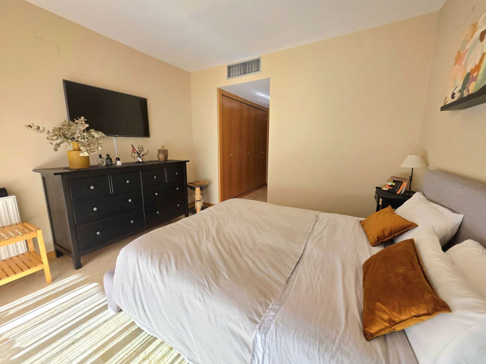 Image No.15-2 Bed Property for sale