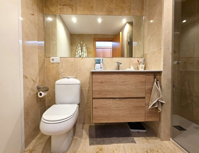 Image No.16-2 Bed Property for sale