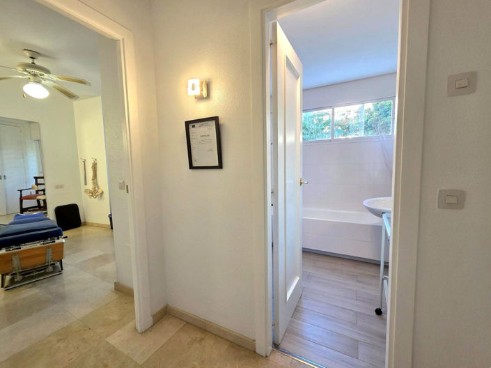 Image No.11-2 Bed Property for sale