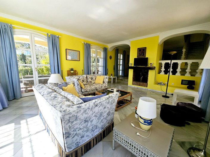 Image No.9-5 Bed Property for sale