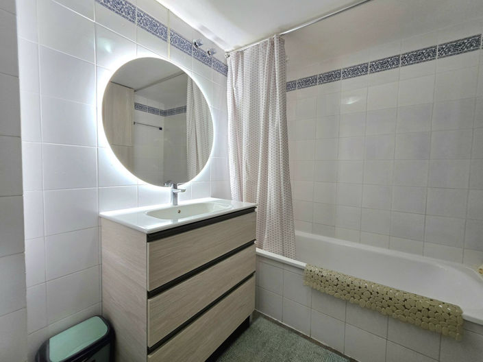 Image No.10-2 Bed Property for sale