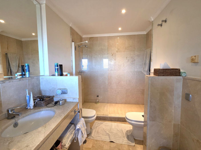 Image No.14-2 Bed Property for sale