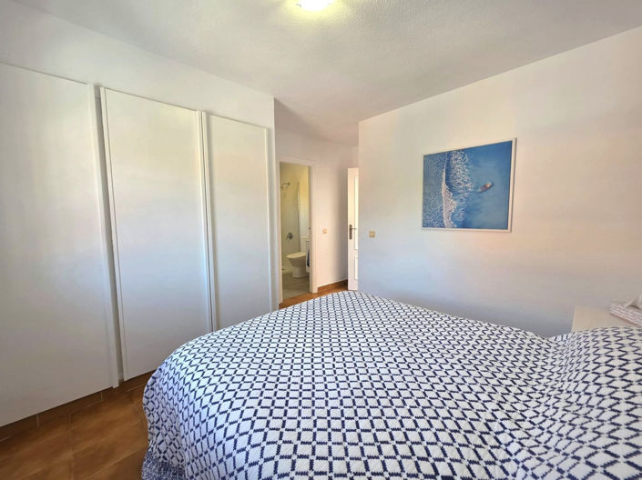 Image No.12-3 Bed Property for sale