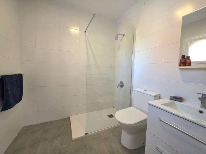 Image No.14-3 Bed Property for sale