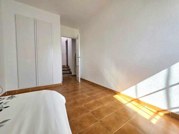 Image No.18-3 Bed Property for sale