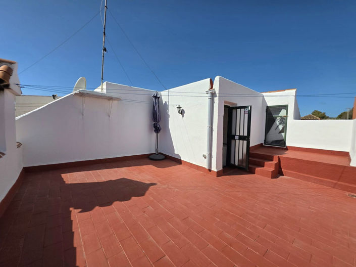 Image No.22-3 Bed Property for sale