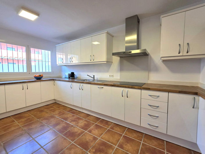 Image No.3-3 Bed Property for sale