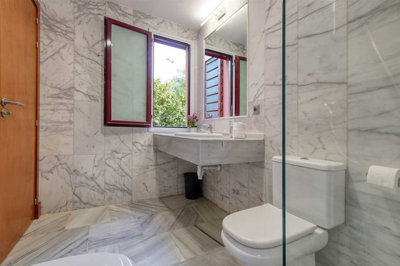 11-20939a0134ad724a8cb2a801094d15a4