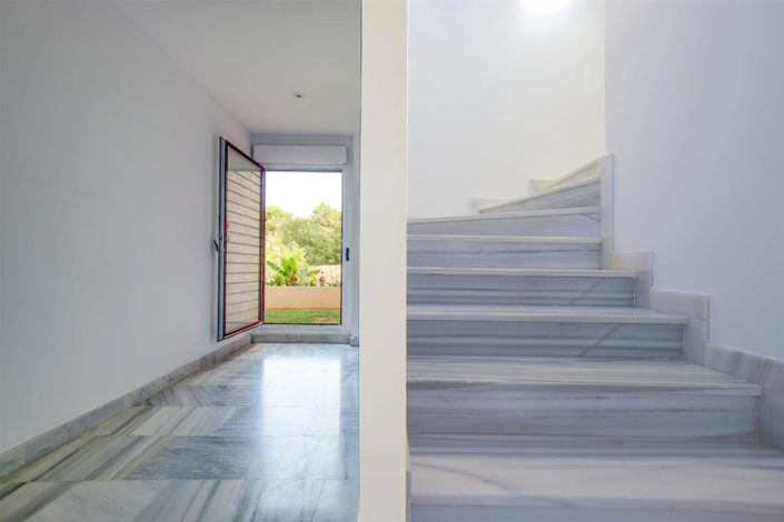 Image No.17-3 Bed Property for sale