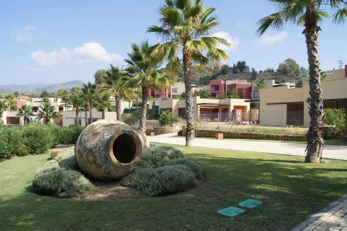 Image No.37-3 Bed Property for sale