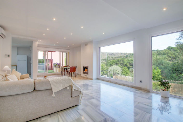 Image No.4-3 Bed Property for sale