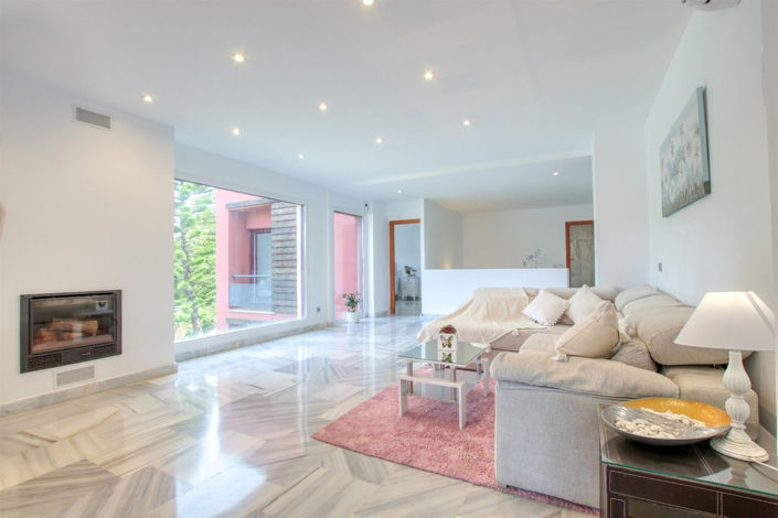 Image No.7-3 Bed Property for sale