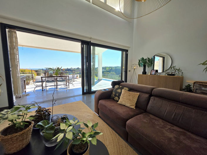 Image No.17-4 Bed Property for sale