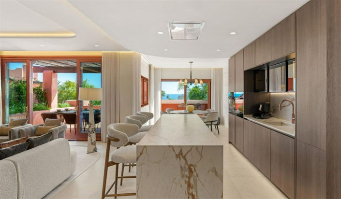 Image No.6-3 Bed Property for sale